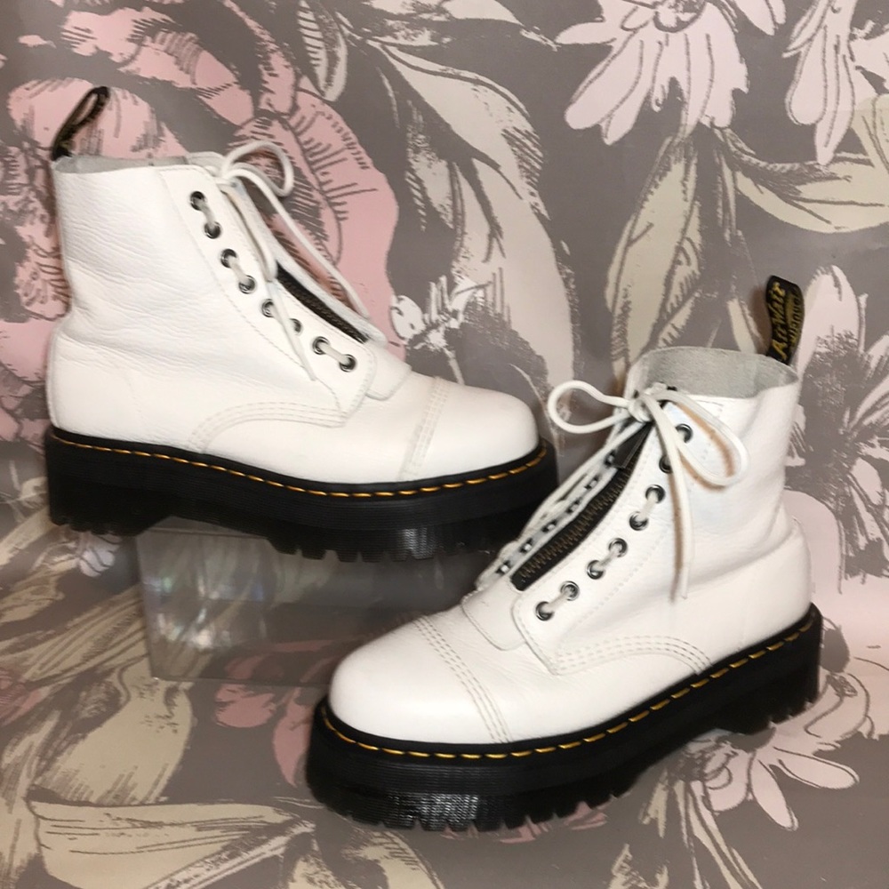 Dr Martens White Platform Sinclair Boots Size 10 Ladies 42 EU or Mens 9